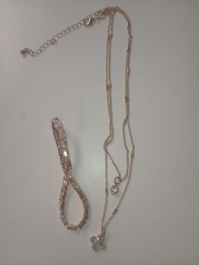 Gold Tone Double Chain Crystal Flower Pendant Necklace and Bracelet Set